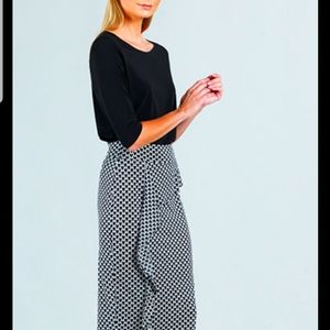 Small Black Valentina Scoop neck